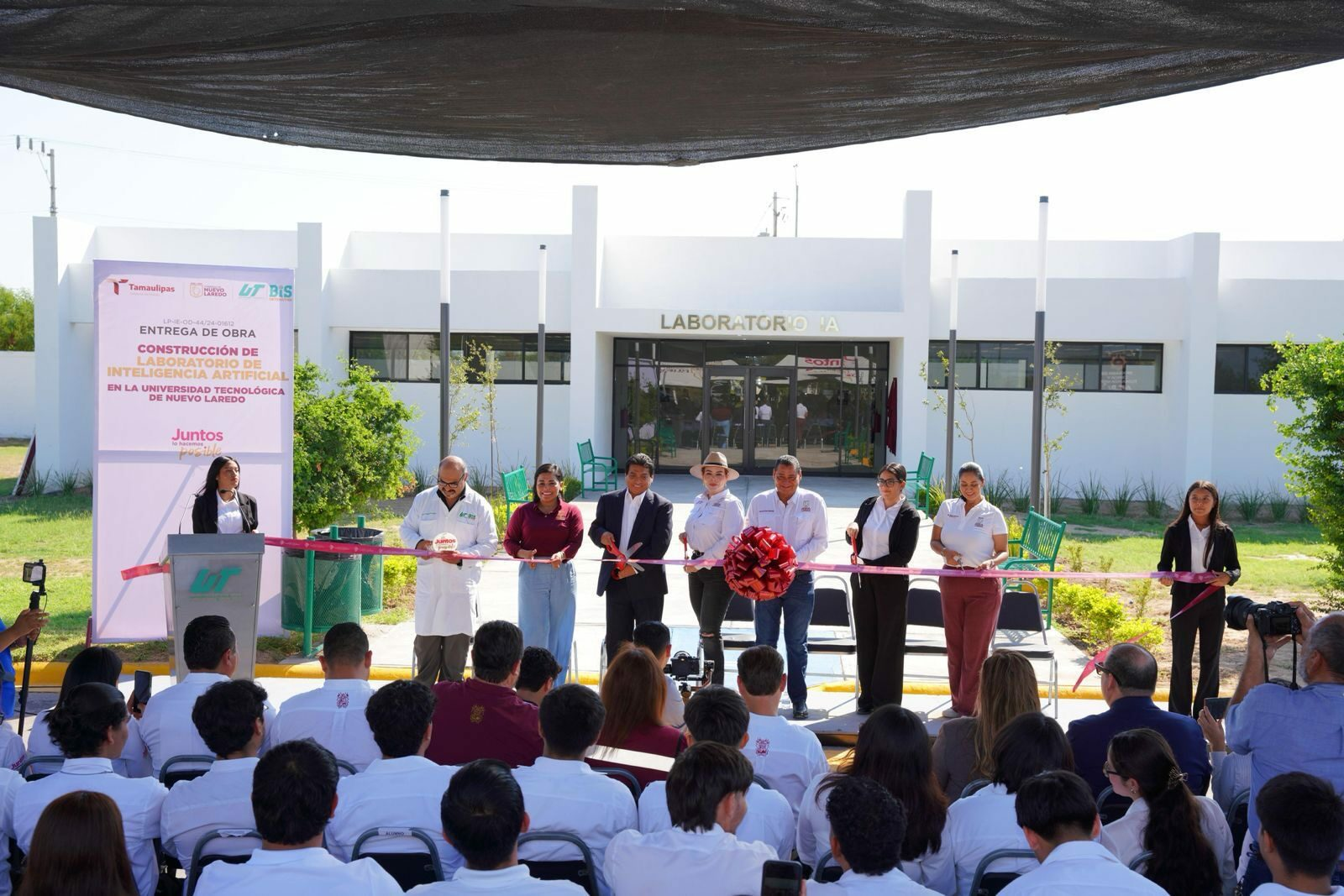 CON OBRAS HISTÓRICAS EN EDUCACIÓN, CARMEN LILIA CANTUROSAS ASEGURA OPORTUNIDADES PARA LA JUVENTUD DE NUEVO LAREDO