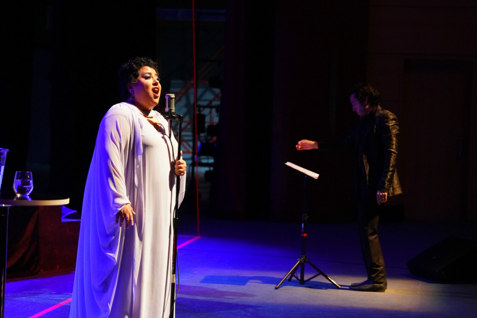 EMOTIVA VELADA CULTURAL CON “PIAF DE BOLSILLO” EN EL FESTIVAL INTERNACIONAL EN LA COSTA DEL SENO MEXICANO