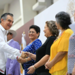 Entrega Américo tarjetas de Pensión Mujeres Bienestar; llegará a 93 mil tamaulipecas