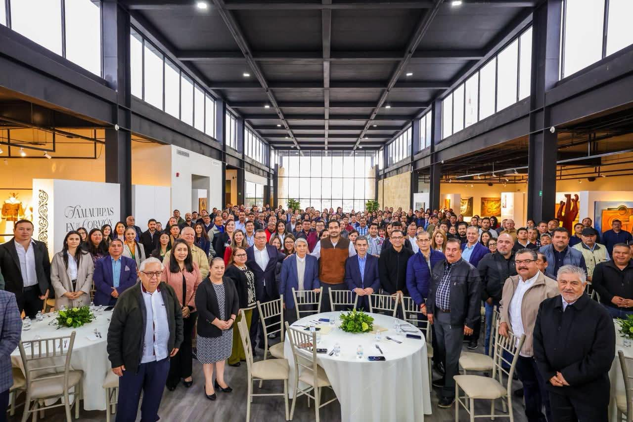 Reunión de unidad encabezaron Carlos Peña Ortiz y los dirigentes sindicales Reynaldo Garza Elizondo y Edmundo García Román