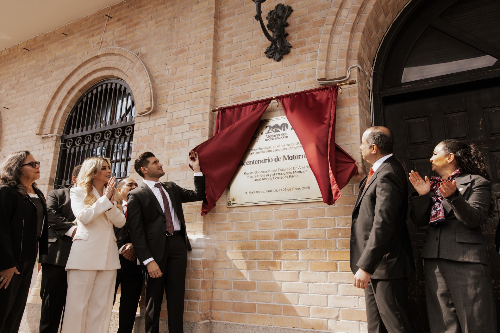 Inauguró alcalde Beto Granados el espacio para la “Cápsula del Tiempo”  y  placa conmemorativa del Bicentenario de Matamoros