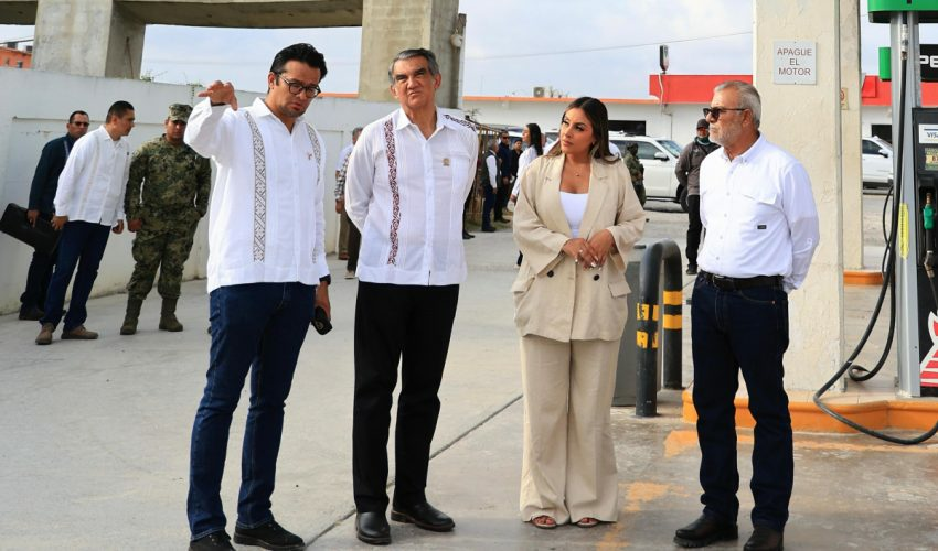 SUPERVISA GOBERNADOR OPERACIONES Y DESPACHO DE LA GASOLINERA DEL PUEBLO