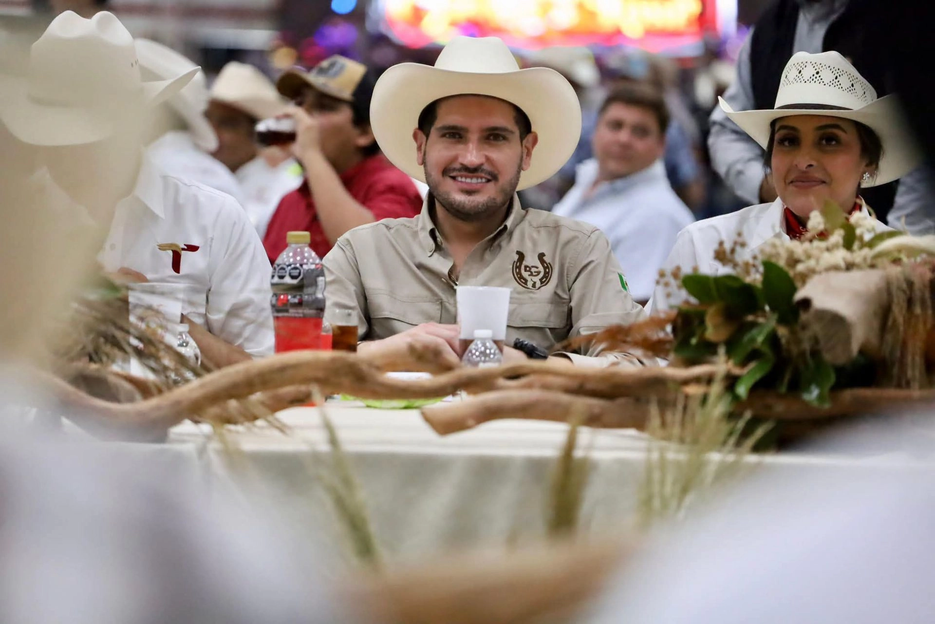 Beto Granados acompaña a Américo Villarreal en la Cabalgata de la Unidad