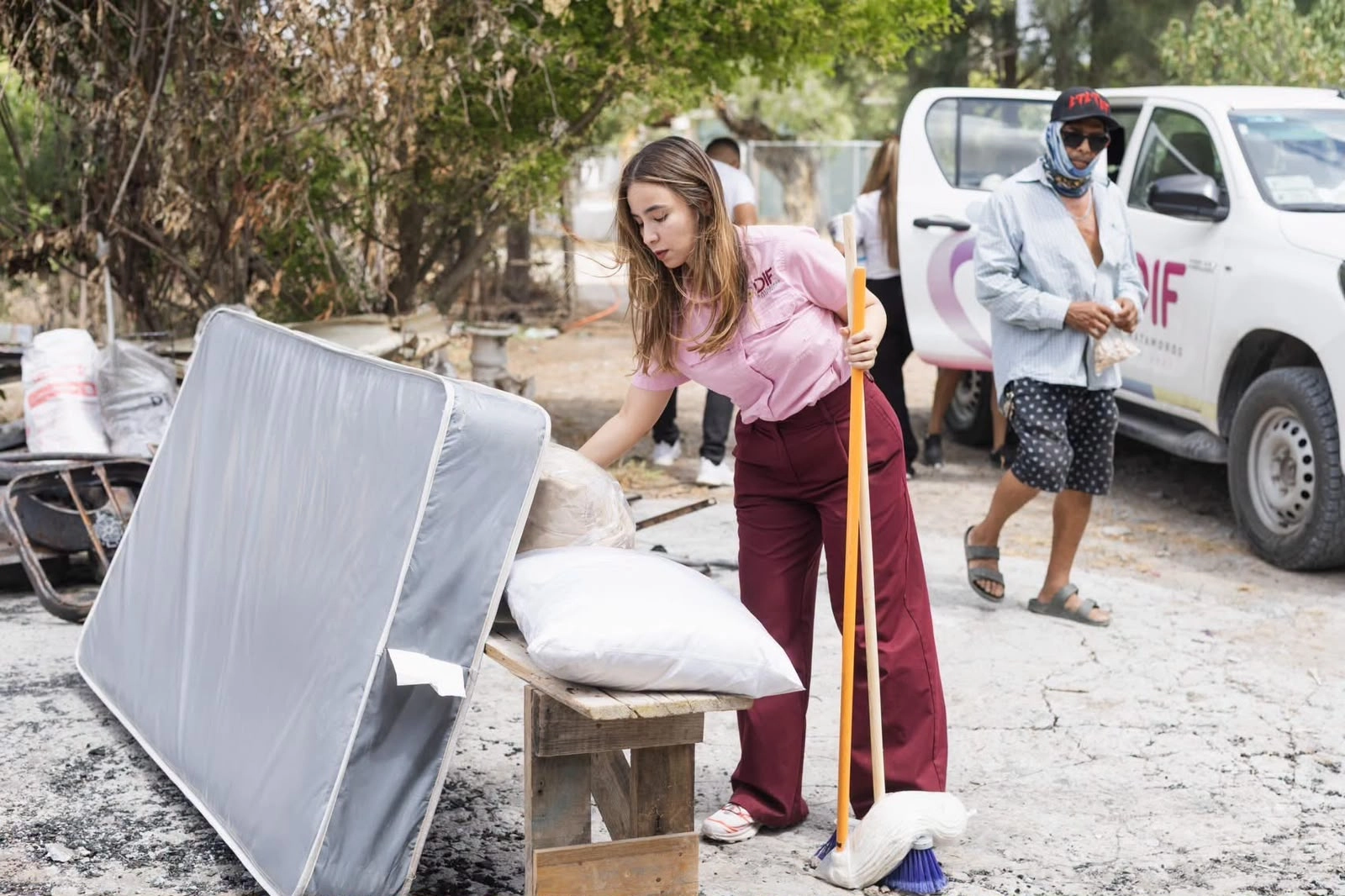 DIF Matamoros brinda apoyo integral a familia afectada por incendio en el Ejido Sabino