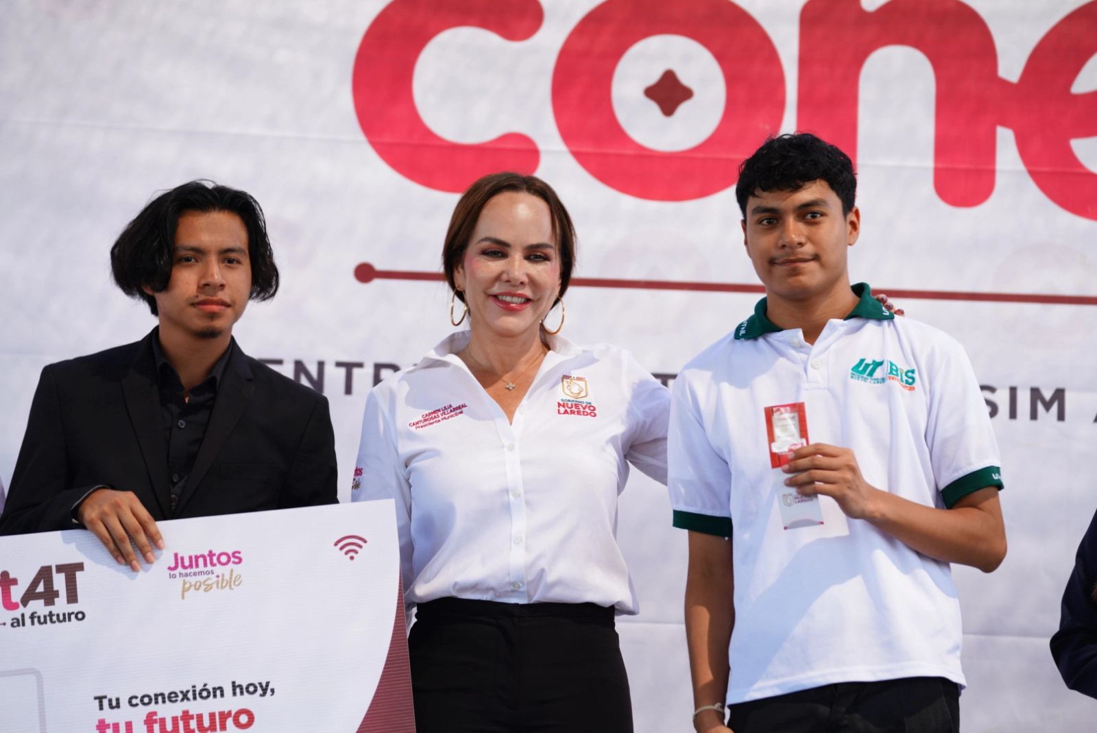 LLEVA CARMEN LILIA CANTUROSAS PROGRAMA DE CONECTIVIDAD MÓVIL GRATIS A ESTUDIANTES DE LA UT Y UPN