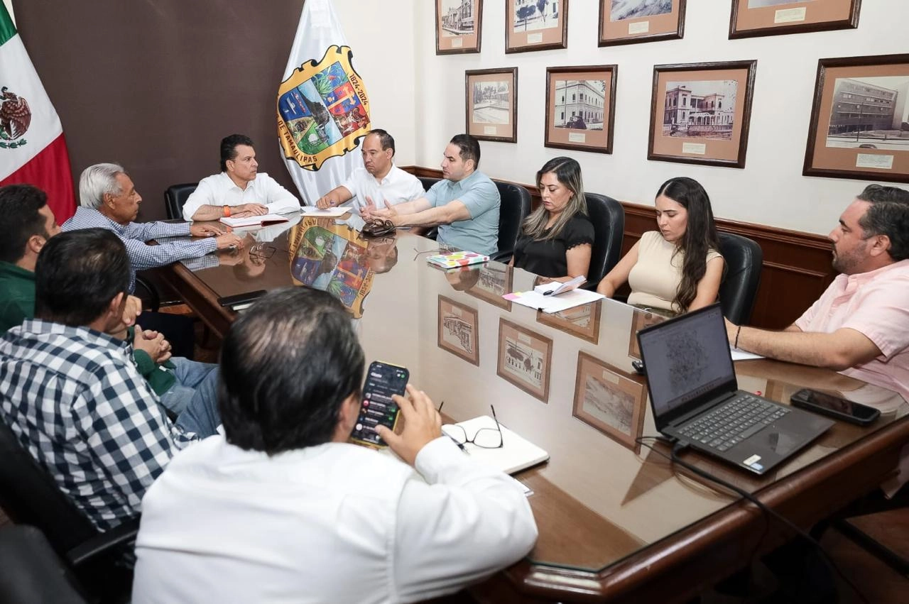 Fortalece Lalo Gattás coordinación para mejorar obras y servicios públicos.