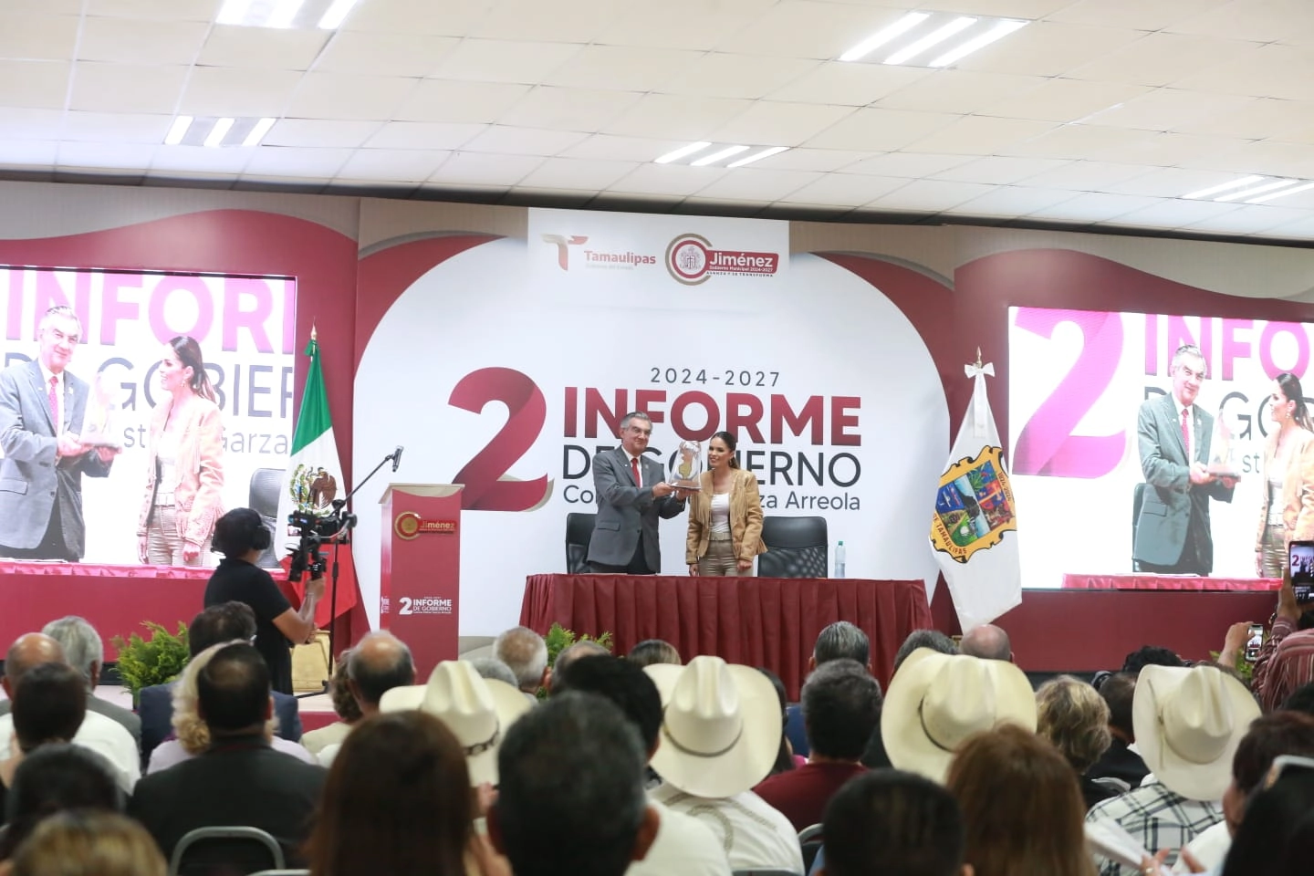 Pone Américo primera piedra del Centro de Bienestar de Jiménez