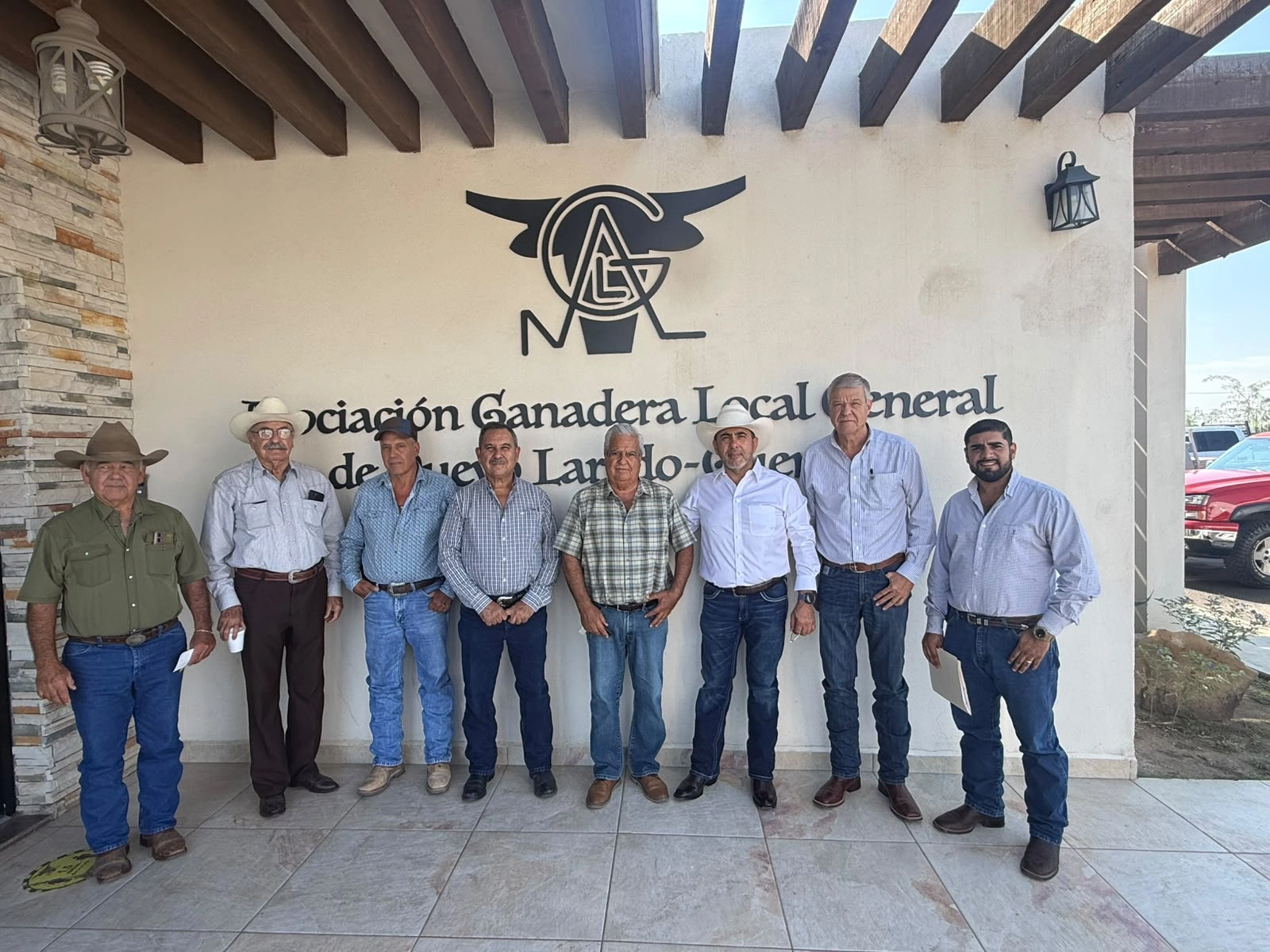 REAFIRMA GOBIERNO MUNICIPAL COORDINACIÓN CON GANADEROS PARA IMPULSAR EL DESARROLLO RURAL