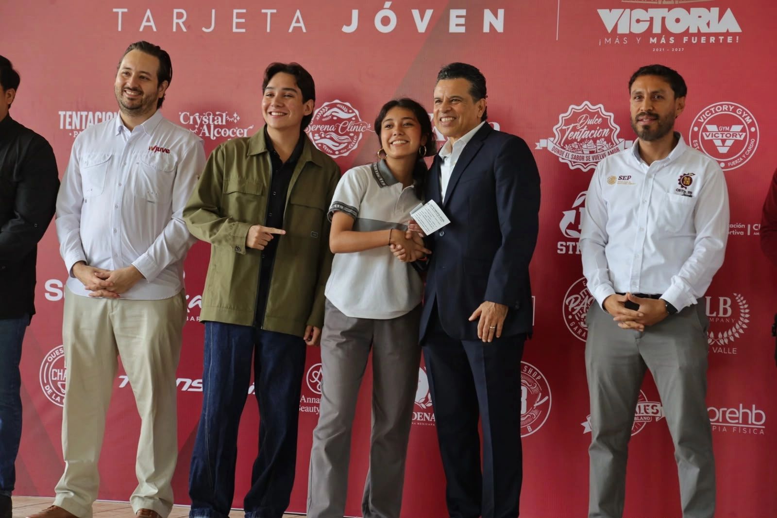 Reciben estudiantes del CBTIS 119 tarjeta jóven del IVJUVE.
